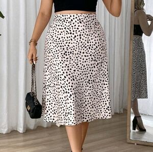 Chic Black and White Polka Dot Skirt